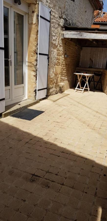 Maison au coeur d'un village près d'Angoulême Champniers (Charente) Exterior foto